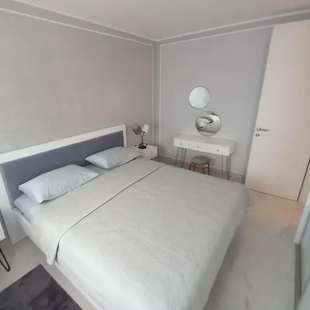 With Parking Space - 22113 Appartement