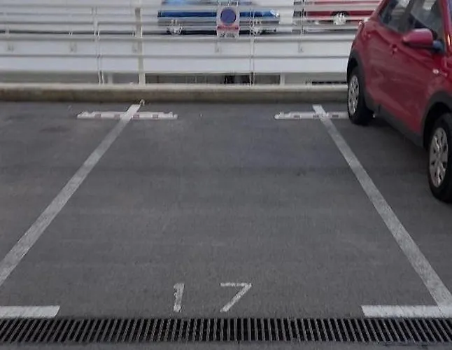 With Parking Space - 22113 * Ζαντάρ